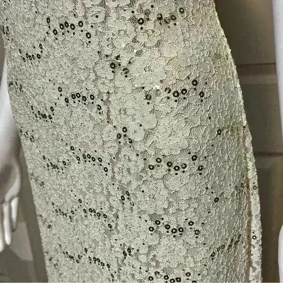 Nightway NW Womens Sleeveless Cocktail Dress Sequins Floral Sheath Mesh Size 10P - Picture 7 of 9